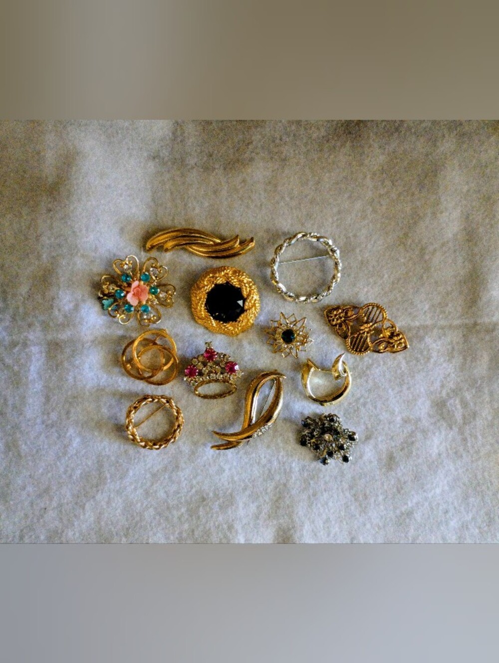 Bundle Of 12 Brooches
